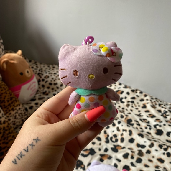 Hello Kitty Stuffy Bundle - Picture 4 of 4